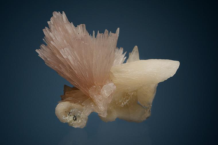 STRONTIANITE with CALCITE
